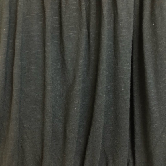 Forever 21 Black Sleeveless scoop neck crochet overlay elastic bottom size small - Picture 6 of 7